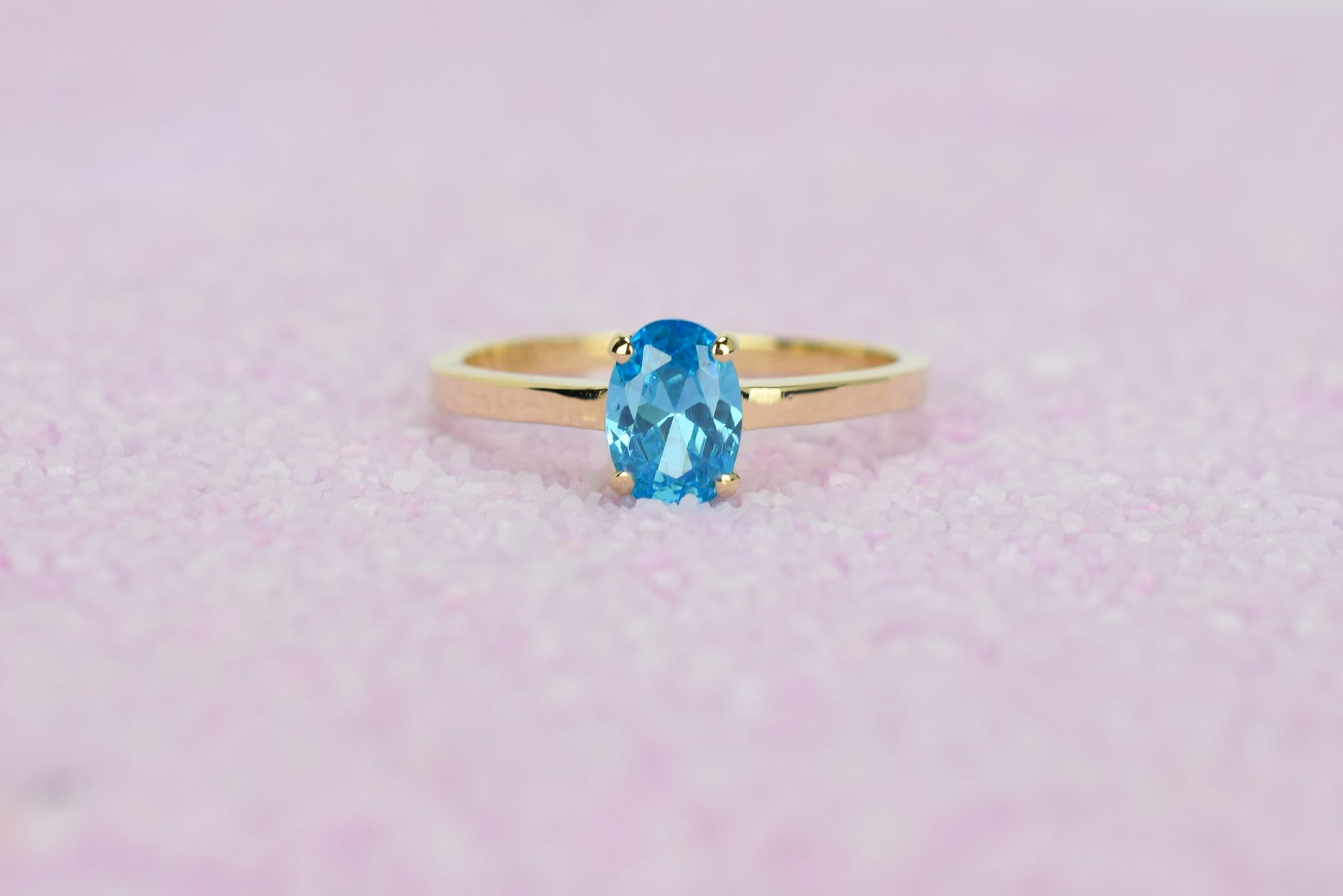 14k swarovski topaas ring, swarovski blauwe ring, 14k gouden ring, geboortesteen ring, 14k ovale topaas ring, natuurlijke topaas ring