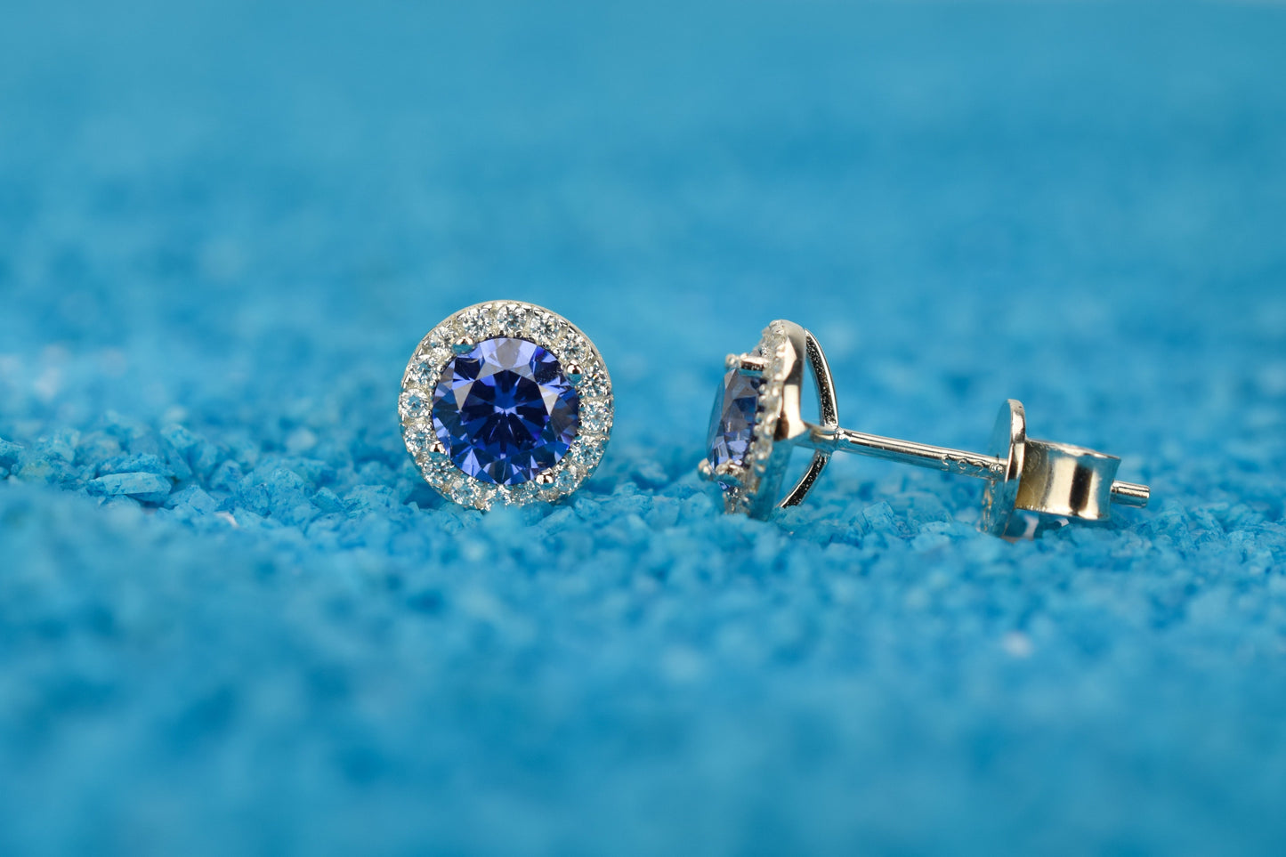 Tanaziet oorbellen, blauwe tanaziet oorknoppen, gouden tanaziet oorknoppen, oorbellen birthstone, geboortestenen oorbellen, blauwe oorbellen, blauwe oorbellen tanaziet, paarse oorbellen, violette oorbellen, roze gouden oorbellen blauw, zilveren birthstone sieraden