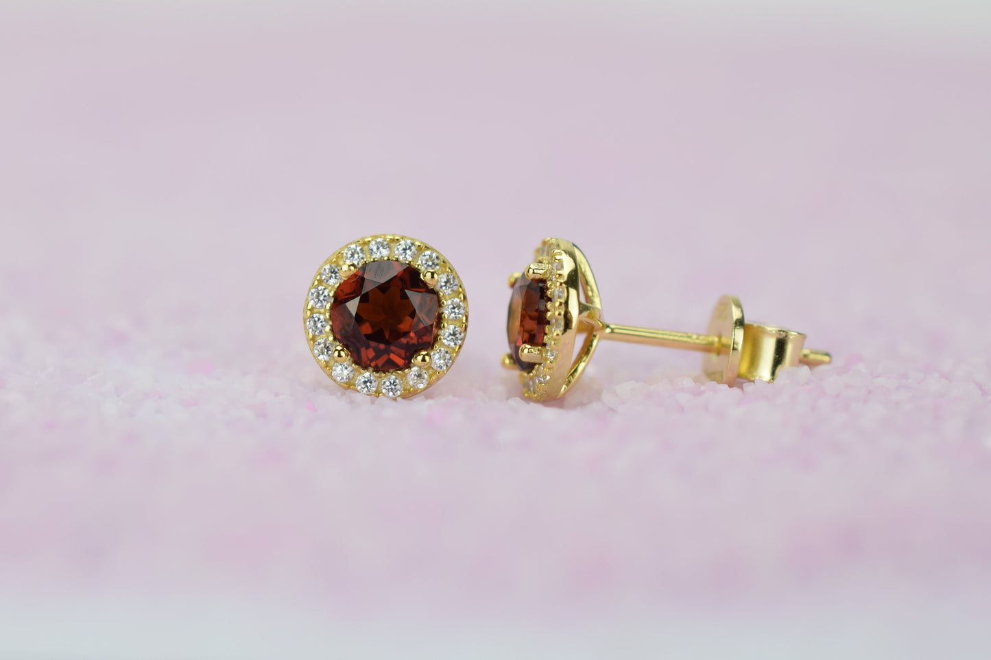 Granaat oorbellen, Granaat geboorte stenen, Granaat zilveren oorbellen, birthstone oorbellen, geboortesteen oorbellen, januari stenen, zilveren geboorte stenen, geboorte stenen sieraden, birthstone stenen
