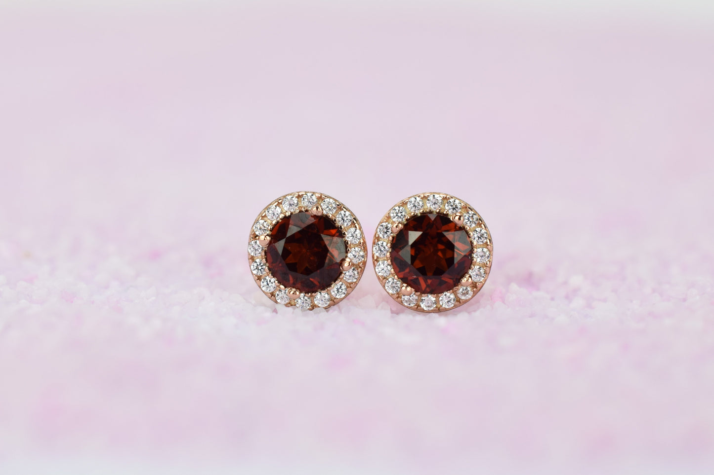 Granaat oorbellen, Granaat geboorte stenen, Granaat zilveren oorbellen, birthstone oorbellen, geboortesteen oorbellen, januari stenen, zilveren geboorte stenen, geboorte stenen sieraden, birthstone stenen