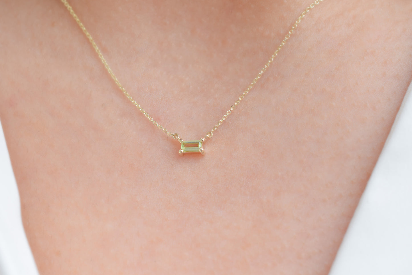 14K Gold Peridoot Baquette Ketting