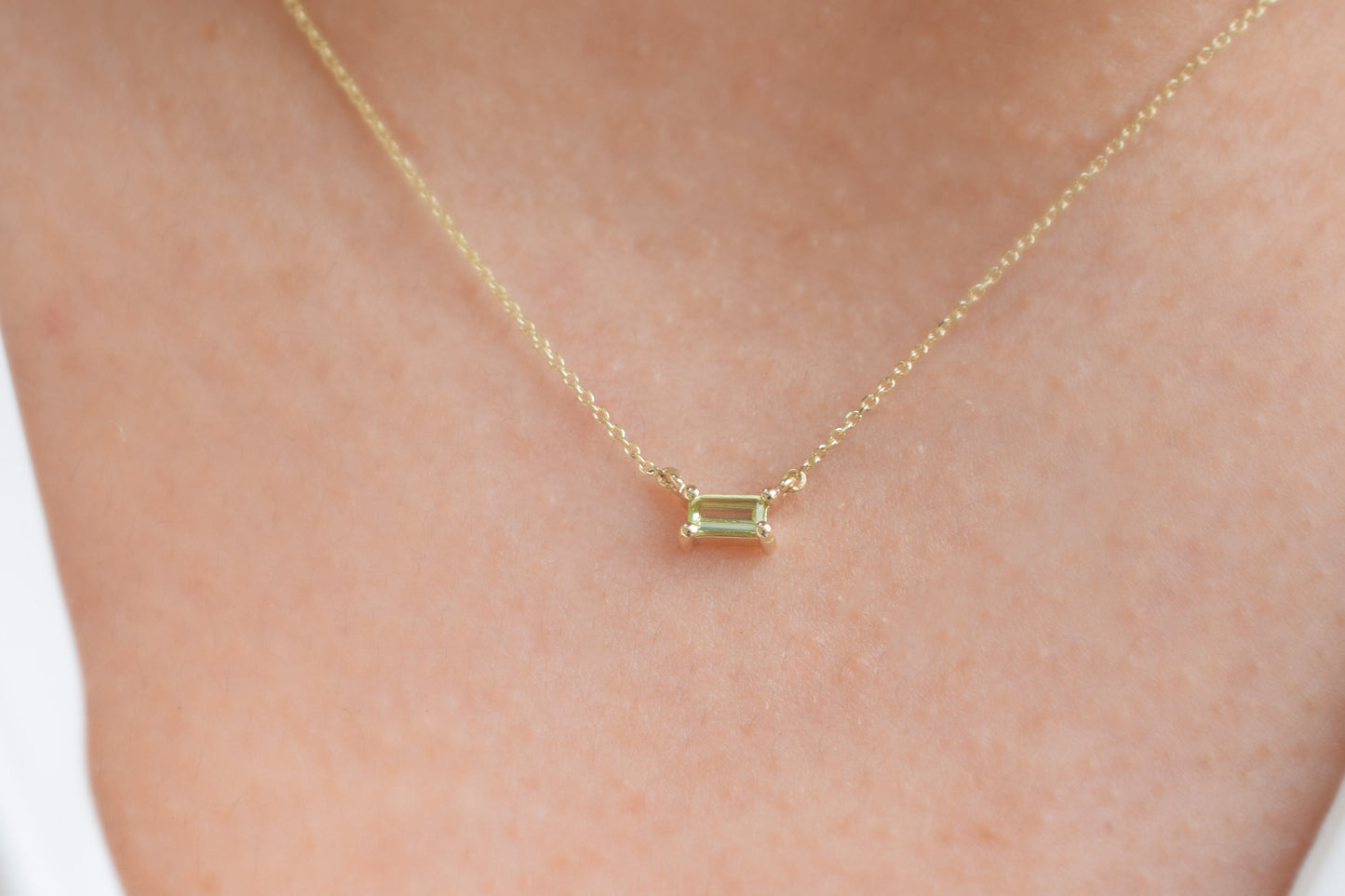 14K Gold Peridoot Baquette Ketting