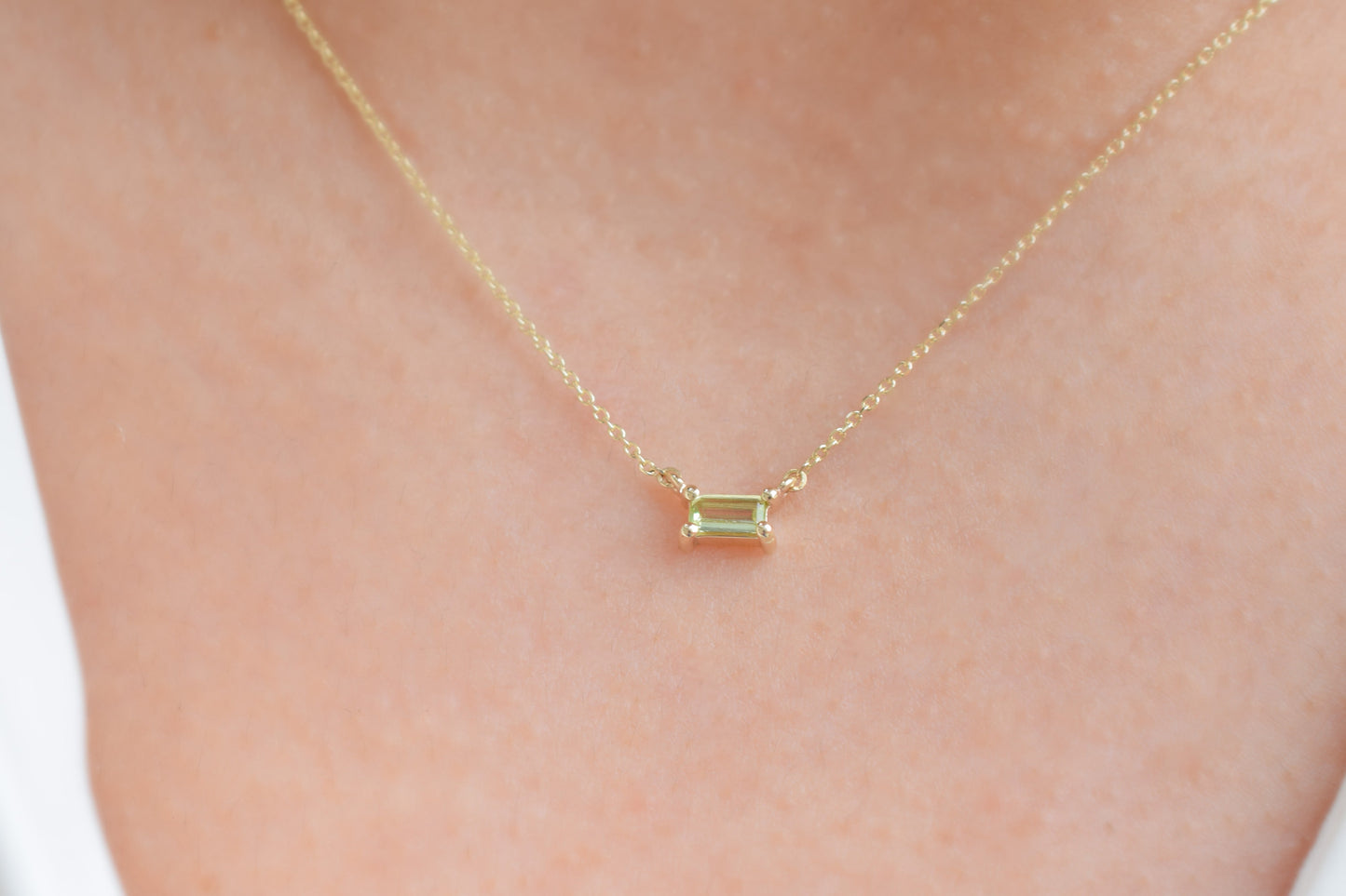 14K Gold Peridoot Baquette Ketting
