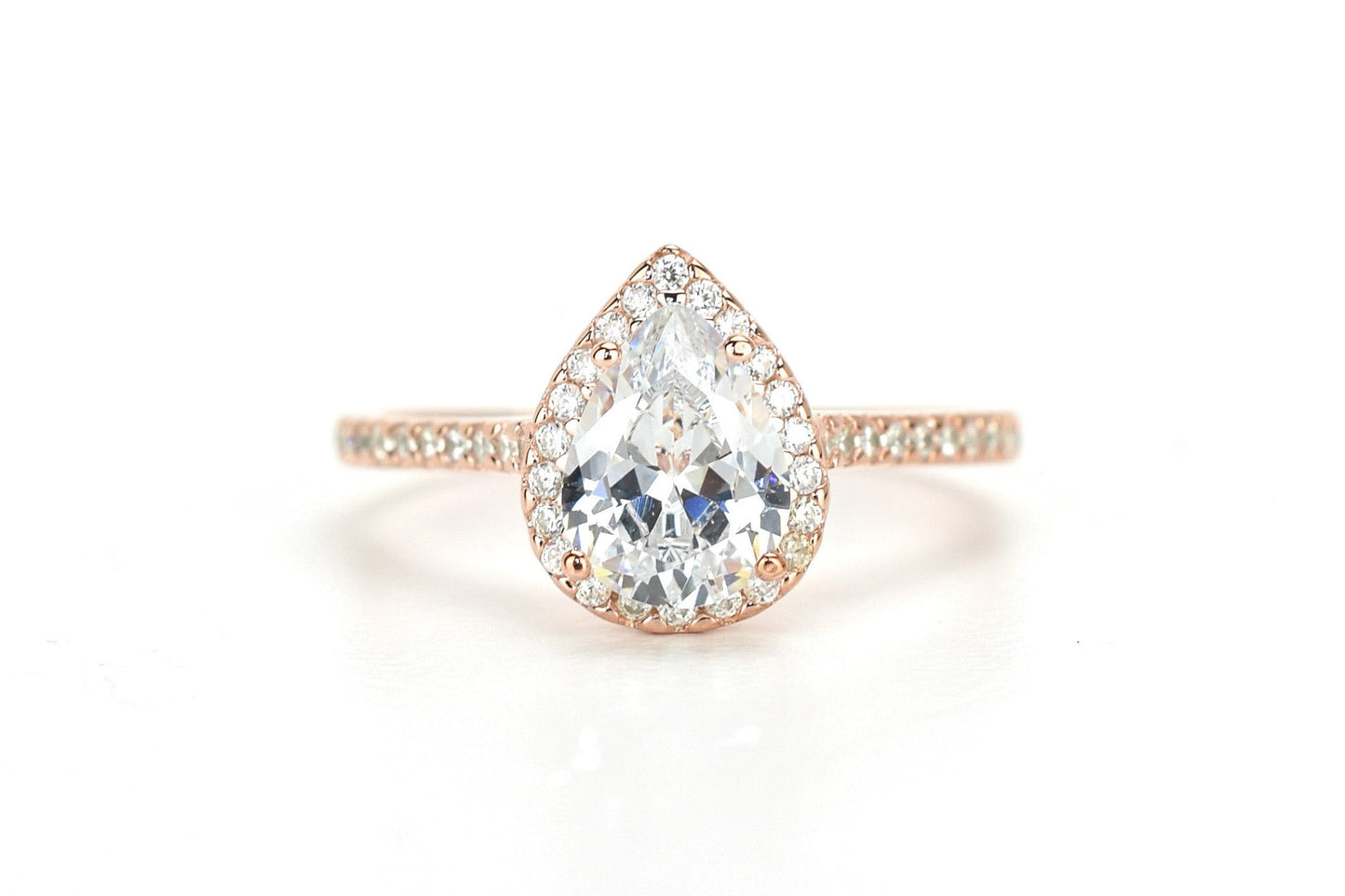 Peervormige ring met stenen, rose ring met stenen, peer ring rosegoud, verlovingsring dames, ring peervormige steen, druppelvormige ring met steen, trouwring goud