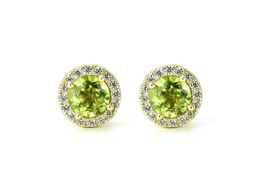 gouden peridoot soorbellen, oorknoppen peridot, groene stenen oorbellen, oorbellen met groene stenen, ooknoppen met licht groene stenen, halo peridoot oorbellen, zilveren peridoot oorbellen, zilveren groenen oorbellen, peridoot sieraden, geboortesteen peridoot, natuurlijke stenen peridoot, birthstone peridoot oorbellen