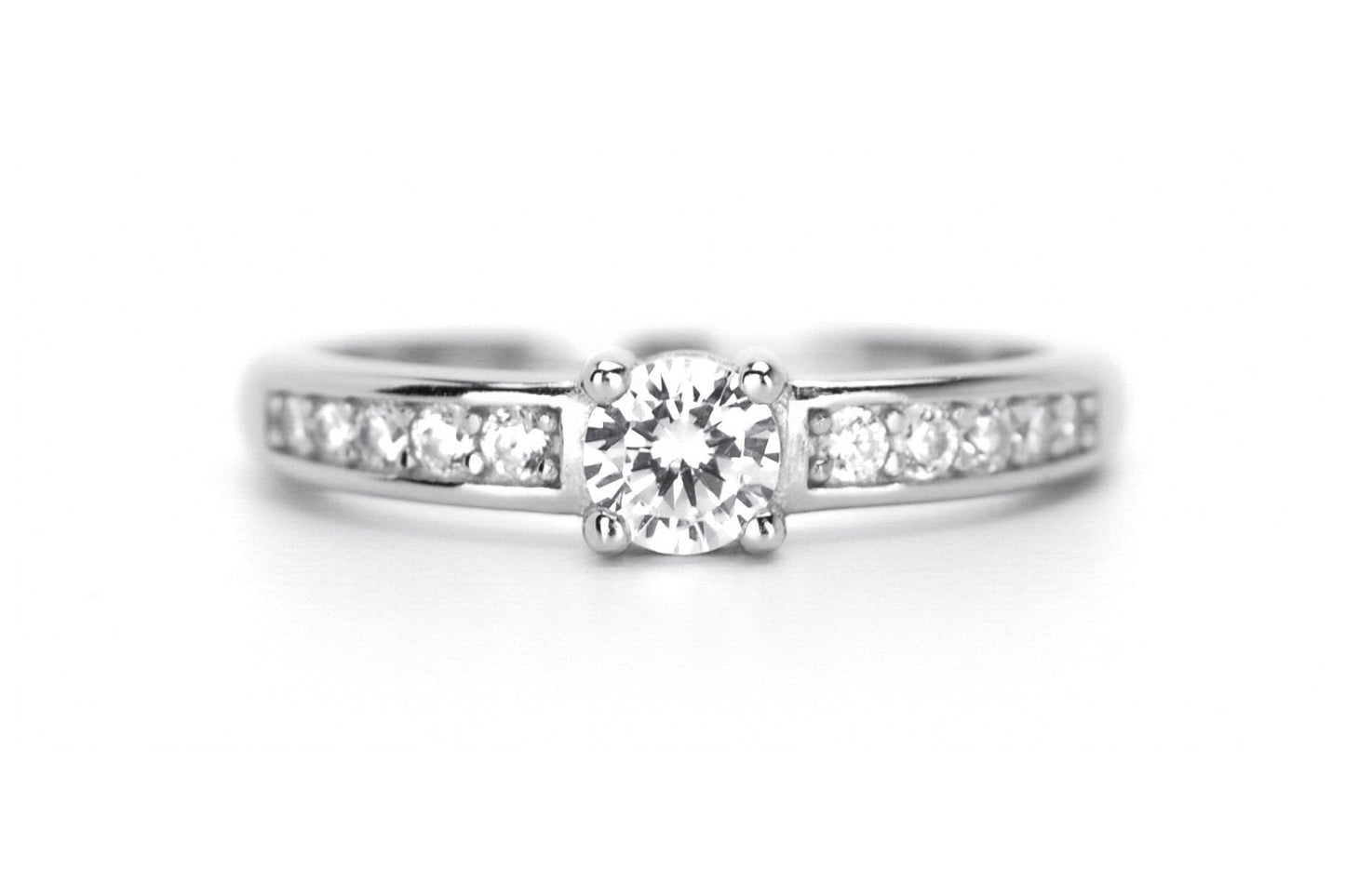 verlovingsring goud, gouden stenen ring, ring met stenen rosegoud, zilveren ring voor dames, zilveren verlovingsring, statement ring goud, solitaire ring zilver, 18k gouden ring met stenen