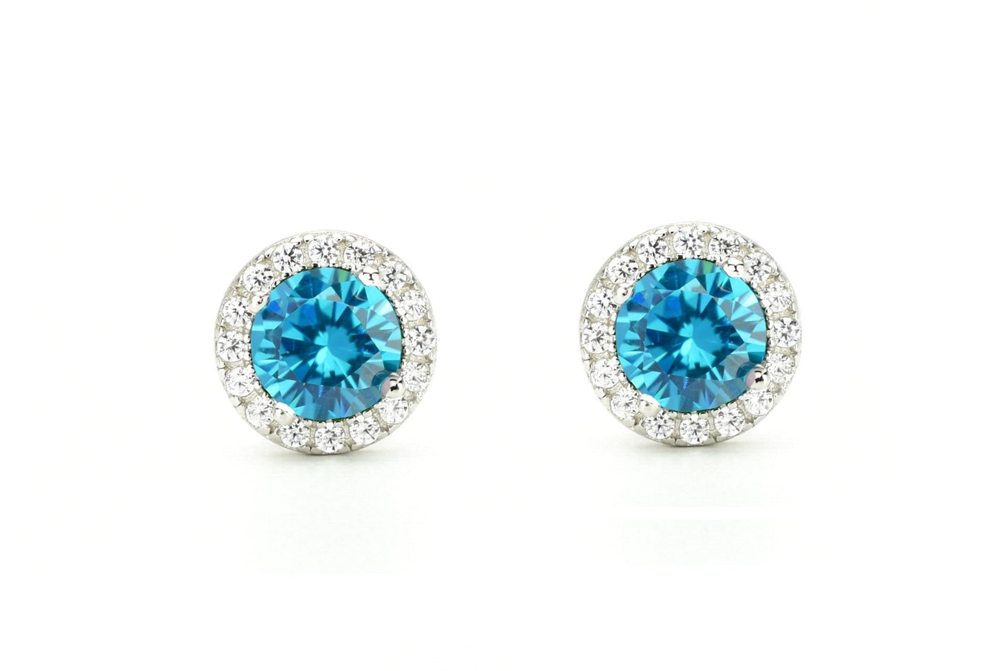 Aquamarijn soorbellen, oorbellen aquamarijn goud, zilveren aquamarijn oorbellen, blauwe oorbellen, ronde oorsieraden, aquamarijn sieraden, birthstone oorbellen, geboortesteen oorbellen maart, natturstenen aquamarijn, halo oorbellen, aquamarijn rosegoud oorbellen